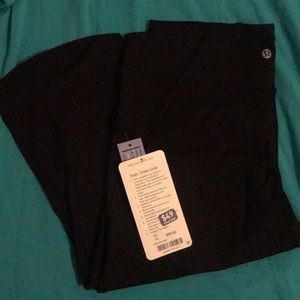 Lululemon Train times crop.